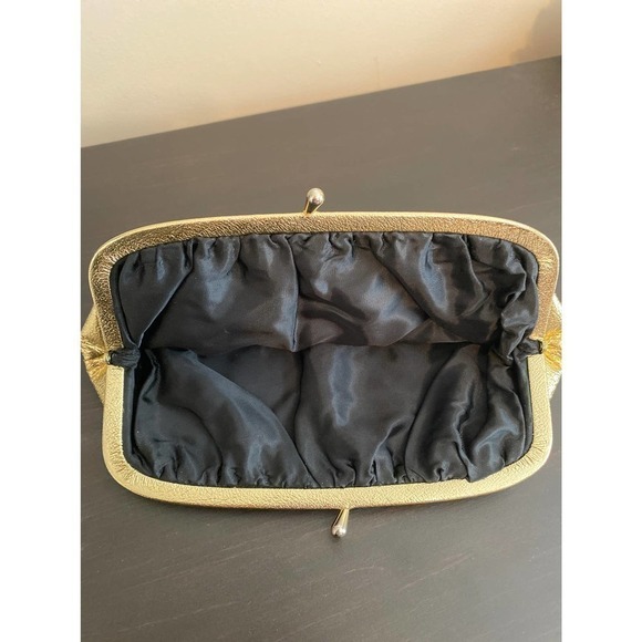 Gold clutch purse - Picture 3 of 3